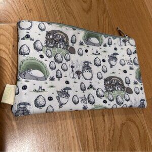 Totoro Ghibli catbus makeup bag zipper pouch excellent condition